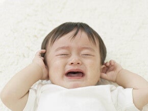 Bébé qui pleure Bébé qui pleure