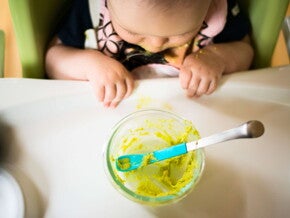Une alimentation adaptée à bébé selon son âge Une alimentation adaptée à bébé selon son âge
