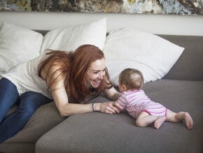 De la naissance aux premiers mots : comment et à quel âge bébé parle ? De la naissance aux premiers mots : comment et à quel âge bébé parle ?